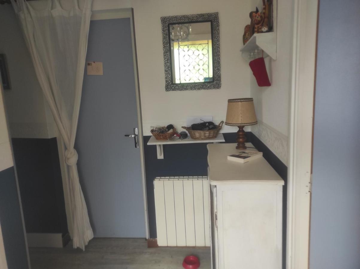 Chambre Spatieuse Avec Grand Lit. Aspet Exterior foto